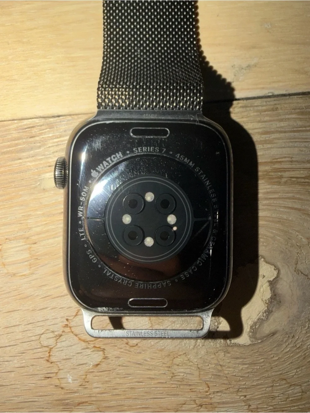 Black Smartwatch with Black Milanese Band - Modern Fitness Wearable